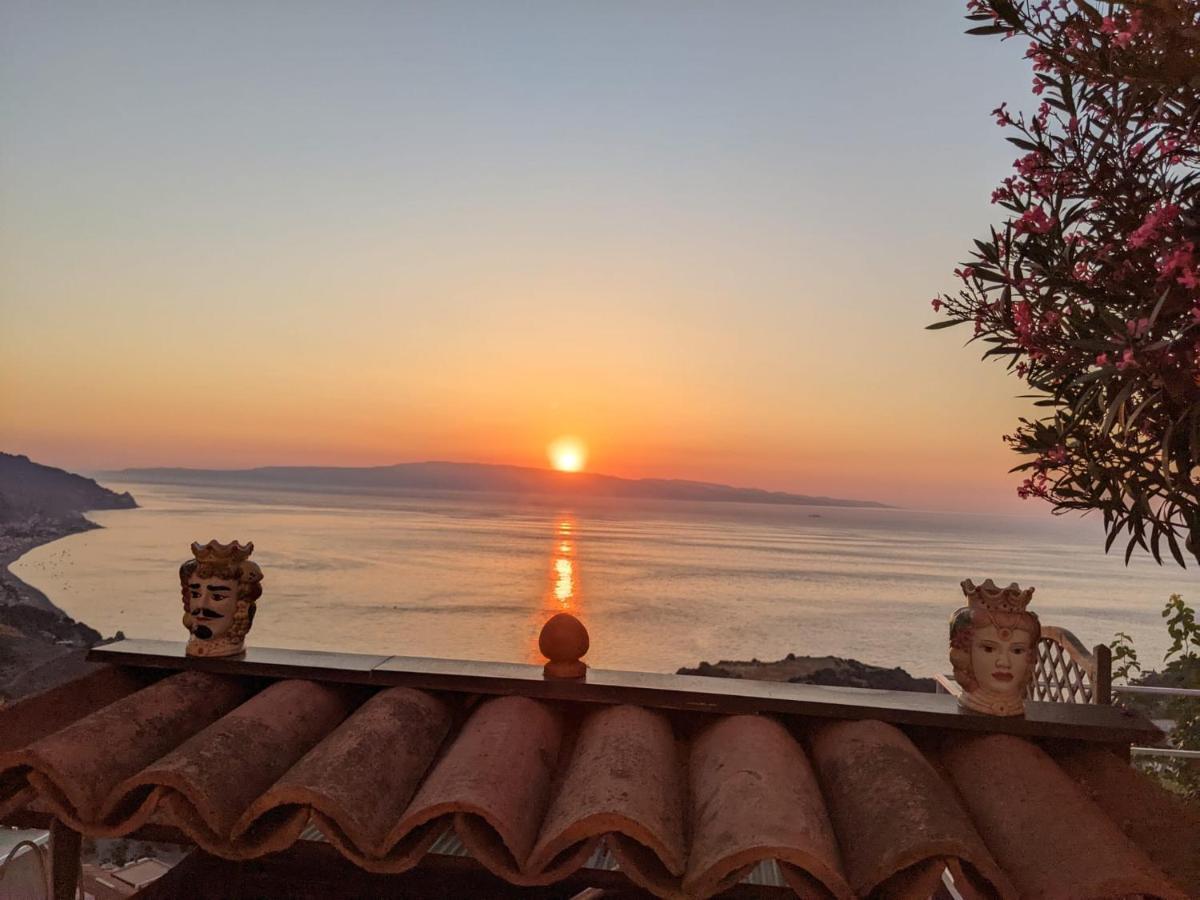 U Castiddanu Breathtaking View Apartment Taormina Luaran gambar